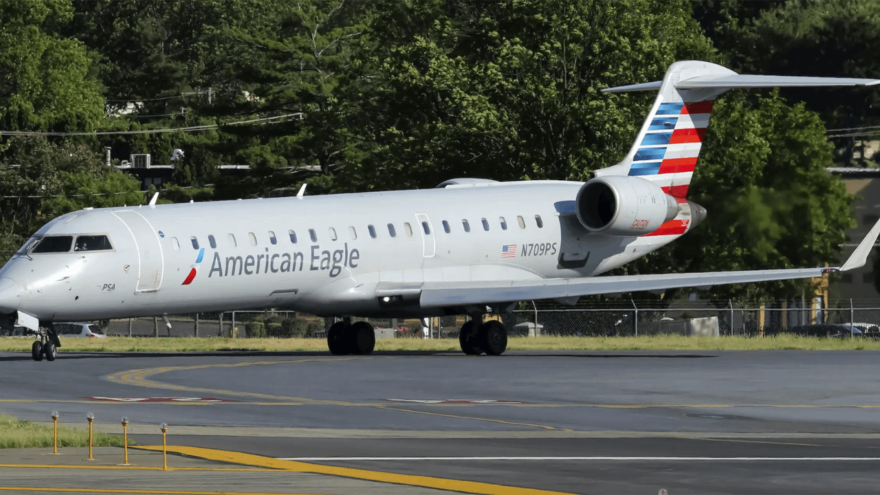 One dead after business jet collides with another plane at US airport