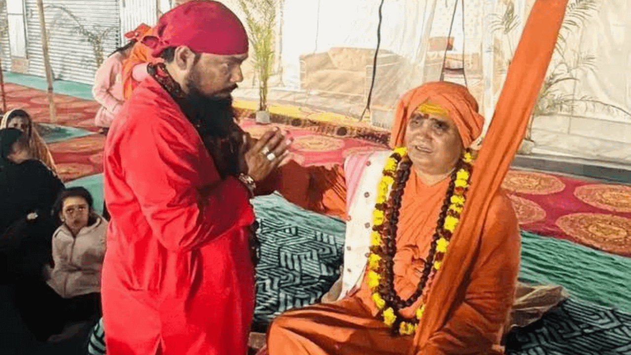 Pakistani priest brings ashes of 400 Hindus, Sikhs to India for final rites