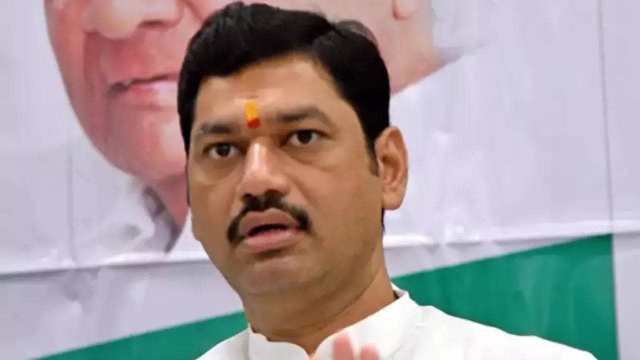 Minister Dhananjay Munde resigns from Fadnavis cabinet over aide’s link to murder