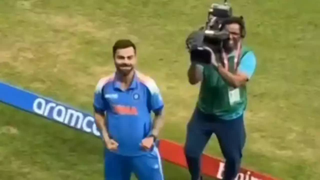 Watch: Virat’s million-dollar expression looking at Anushka