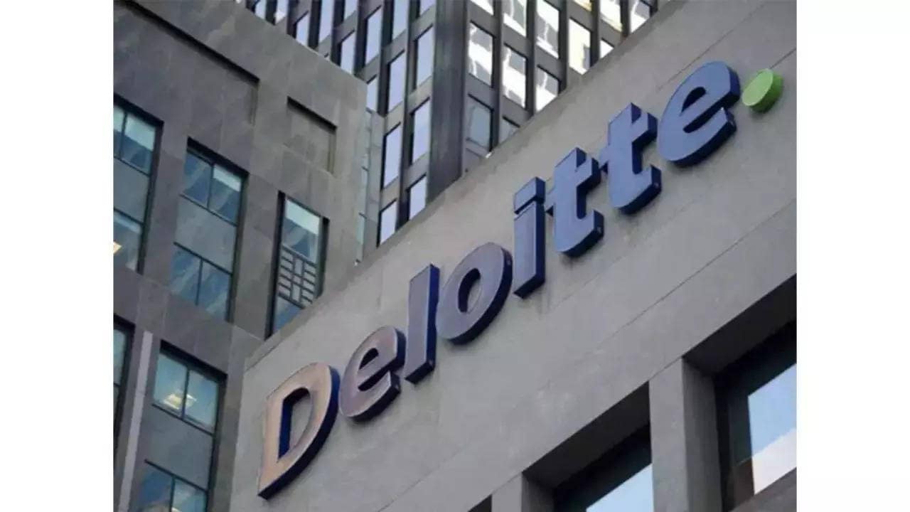 Deloitte links performance bonus to office attendance for these employees