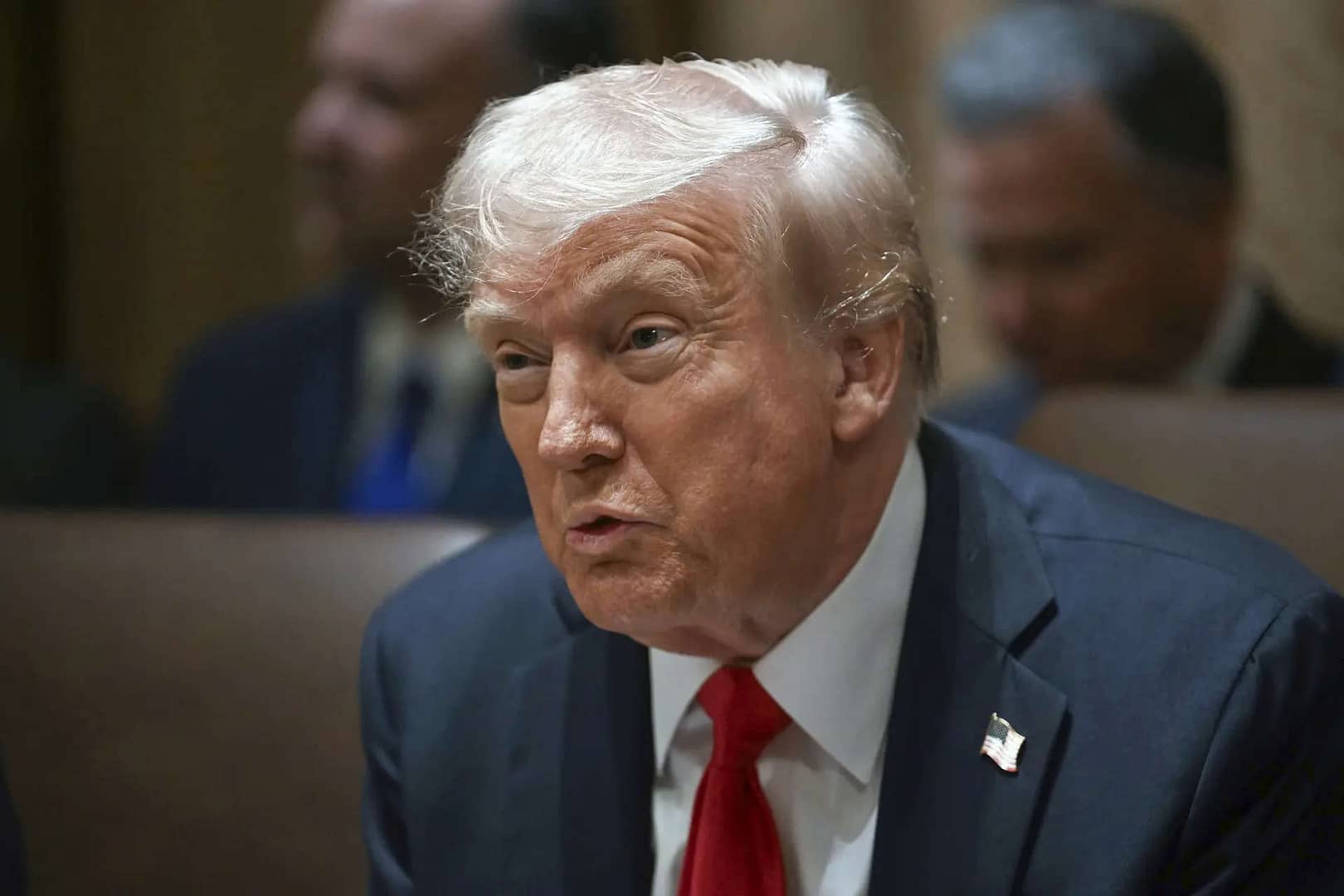 Trump to hit Canada & Mexico with tariffs next week, extra 10% on China