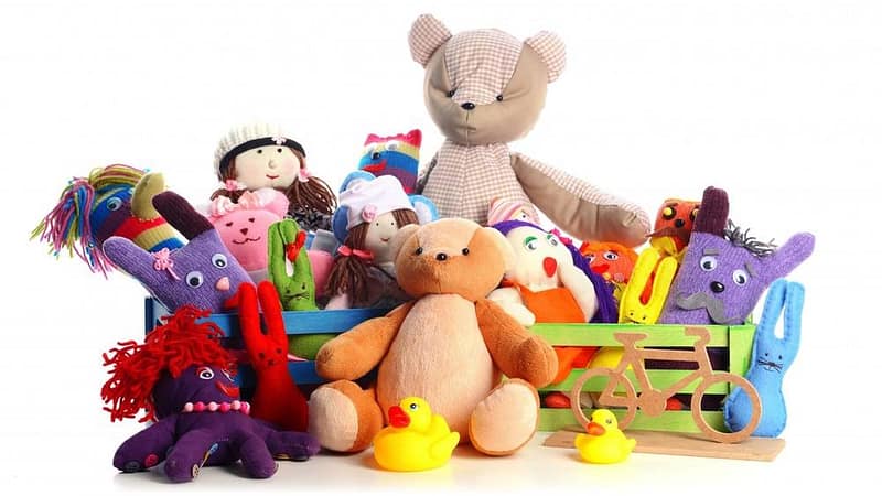 What are the Advantages of Buying Wholesale Toys or Gifts?