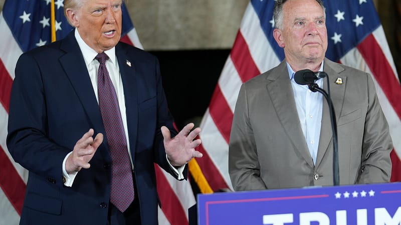 Trump and Family Blur Lines in Deals on Cusp of His Presidency