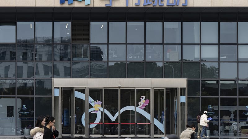 Billionaire Frank McCourt Wants to Buy TikTok, but Selling It Could Be Difficult