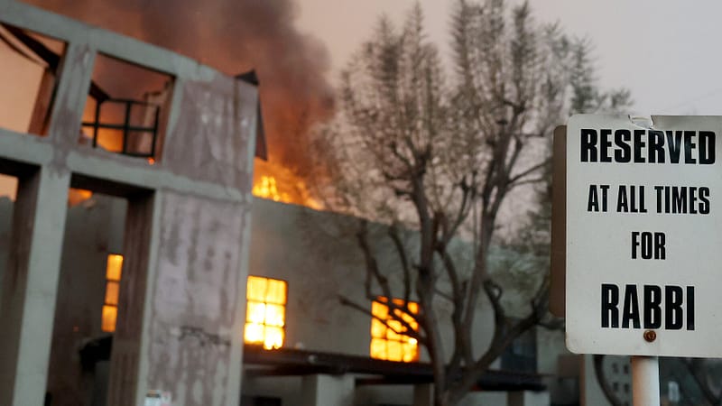 Synagogue Congregation Grieves in New Home After L.A. Fires