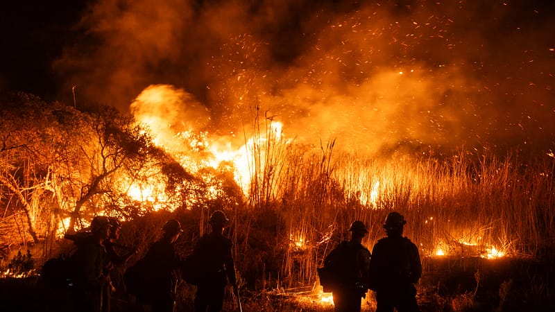 Auto Fire in Ventura County Is Small but 0% Contained