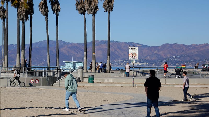 Air Quality Improves Across L.A. as Smoke From Wildfires Eases