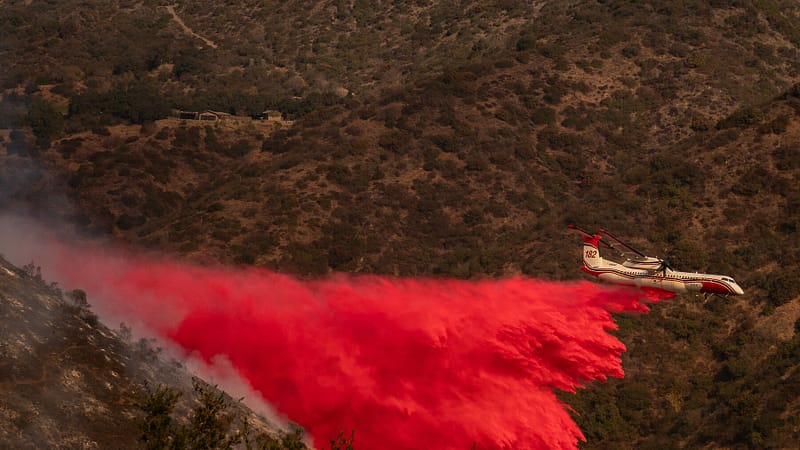 Pilots Battling L.A Fires Face Heat, Turbulence, and High-Pressure Risks