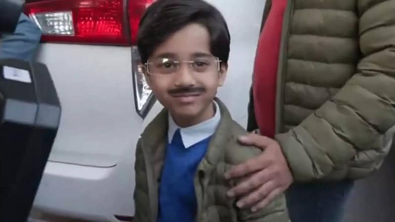 ‘Mini Kejriwal’ rocks AAP leader’s iconic look on result day; watch viral video