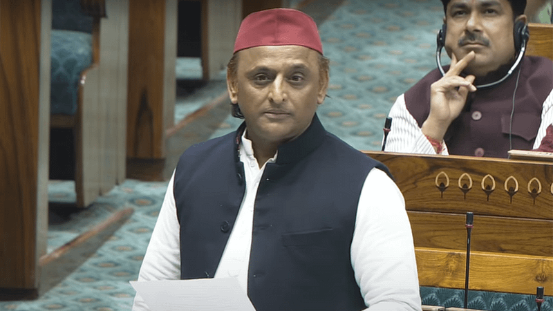 ‘Gift sone ki zanjeer’: Akhilesh’s dig at PM’s US visit amid deportation row